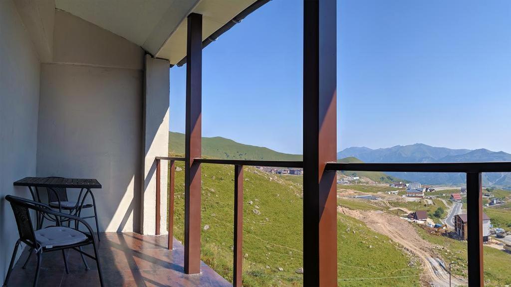 New Shino Gudauri Hotell Exteriör bild