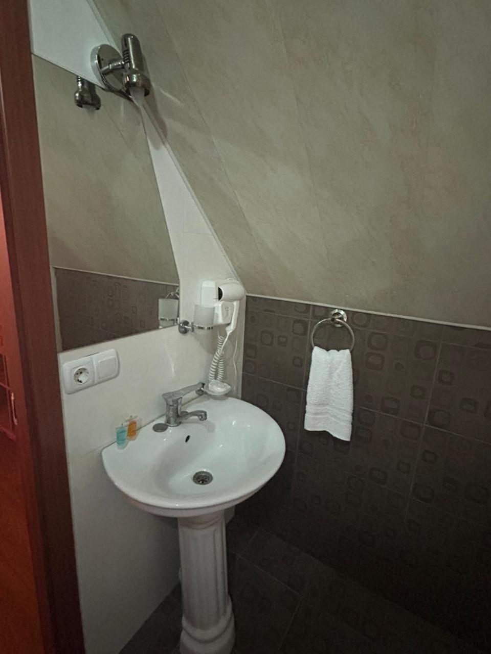 New Shino Gudauri Hotell Exteriör bild